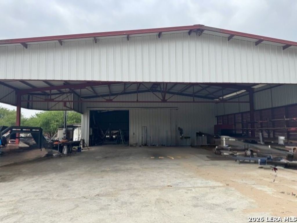 Photo of 81 Stevens Rd, Somerset, TX 78069 (MLS # 1958982)