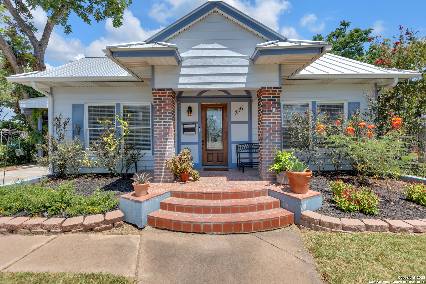 216 cedar