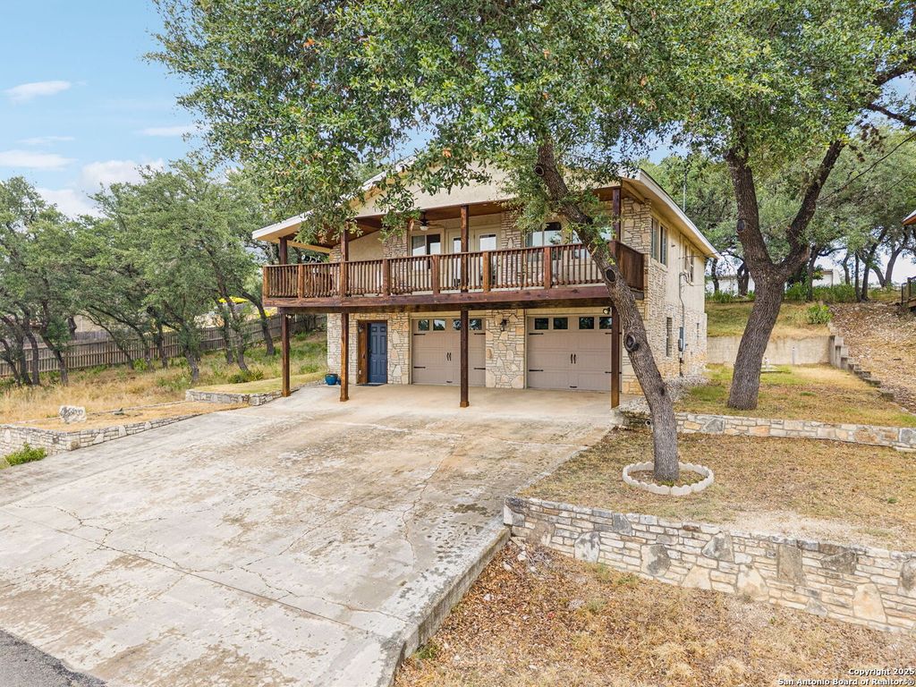 Photo of 2200 Glenn Dr, Canyon Lake, TX 78133 (MLS # 1890107)