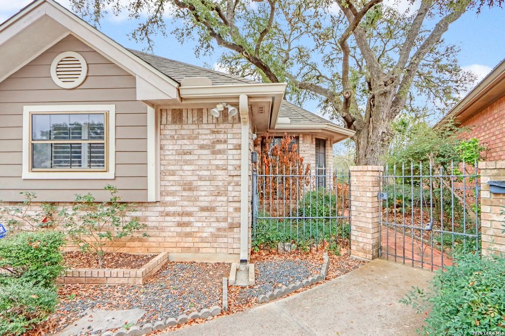 Photo of 738 Cedar, Seguin, TX 78155 (MLS # 1945995)
