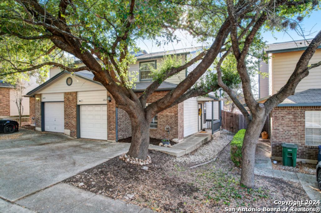 Photo of 6062 BANTRY BAY, San Antonio, TX 78240 (MLS # 1938441)