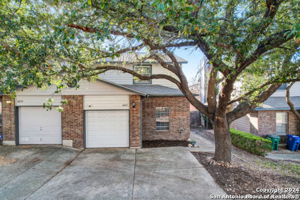 Photo of 6062 BANTRY BAY, San Antonio, TX 78240 (MLS # 1938441)