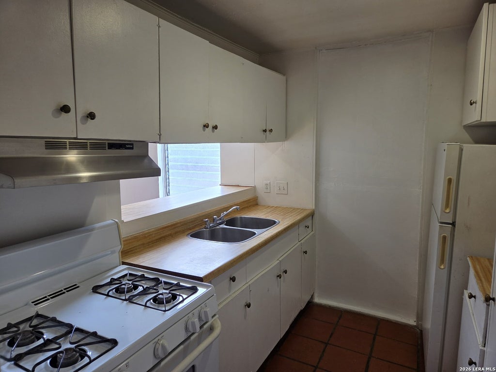 Photo of 1305 E Mulberry Ave 11 #11, San Antonio, TX 78209 (MLS # 2020049)