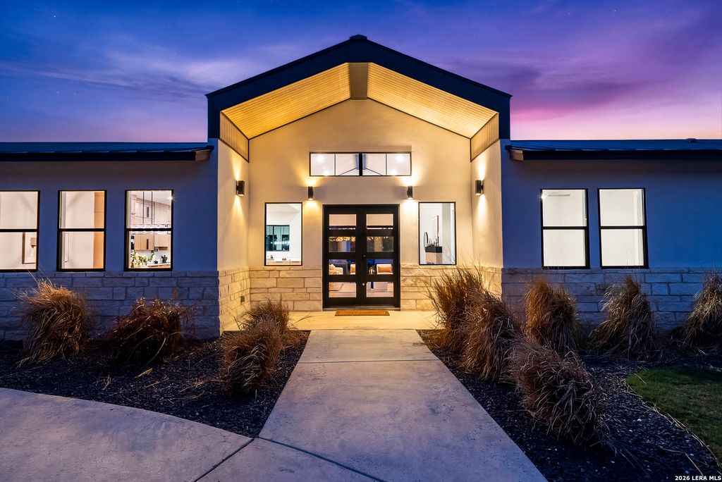 Photo of 26617 Timberline Dr, San Antonio, TX 78260 (MLS # 1950549)