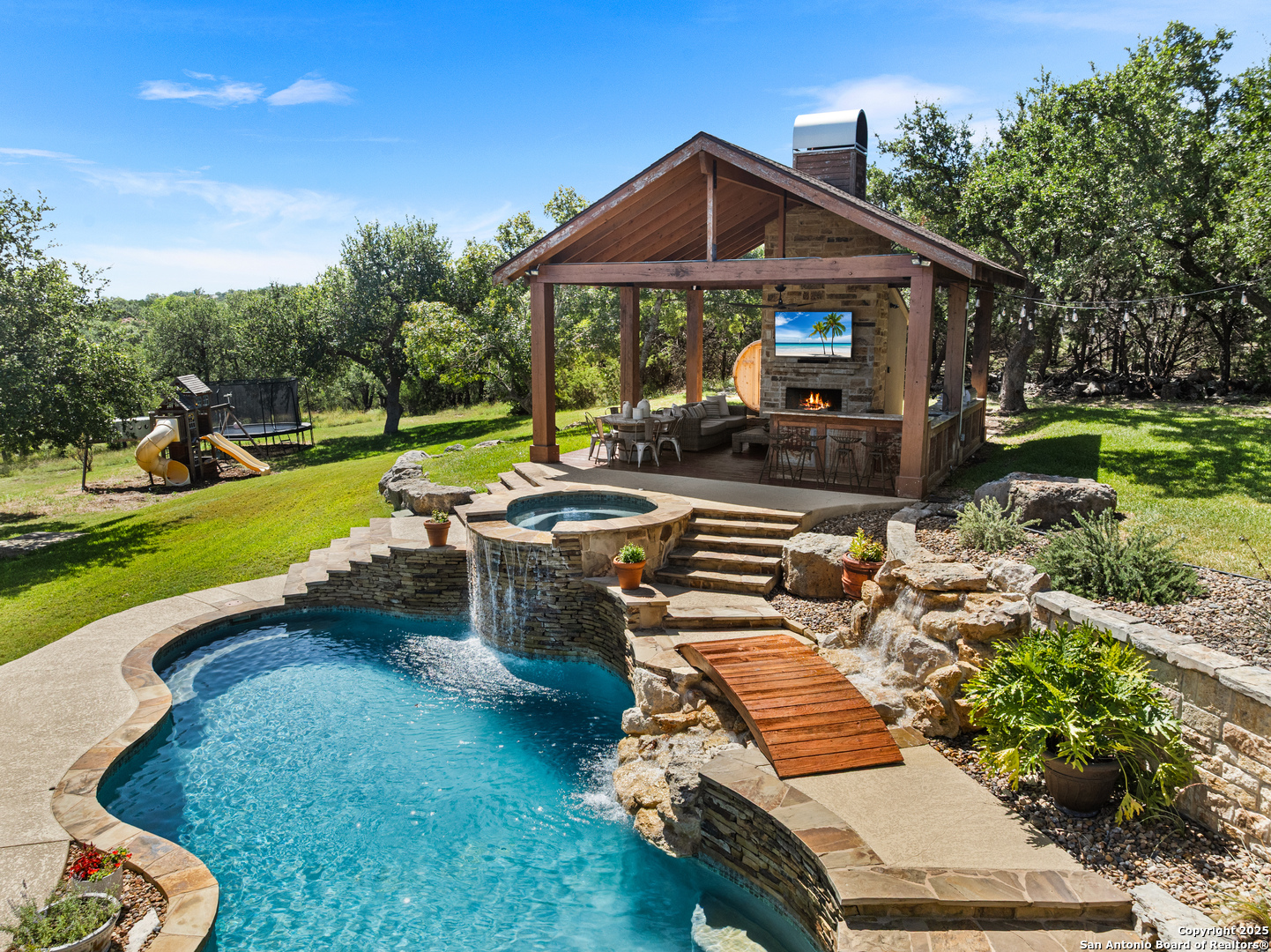 875 Shepherds Ranch