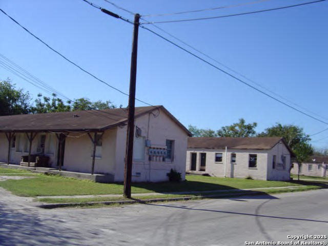 Photo 1 of 1 — 310 E Crockett, Beeville, TX 78102