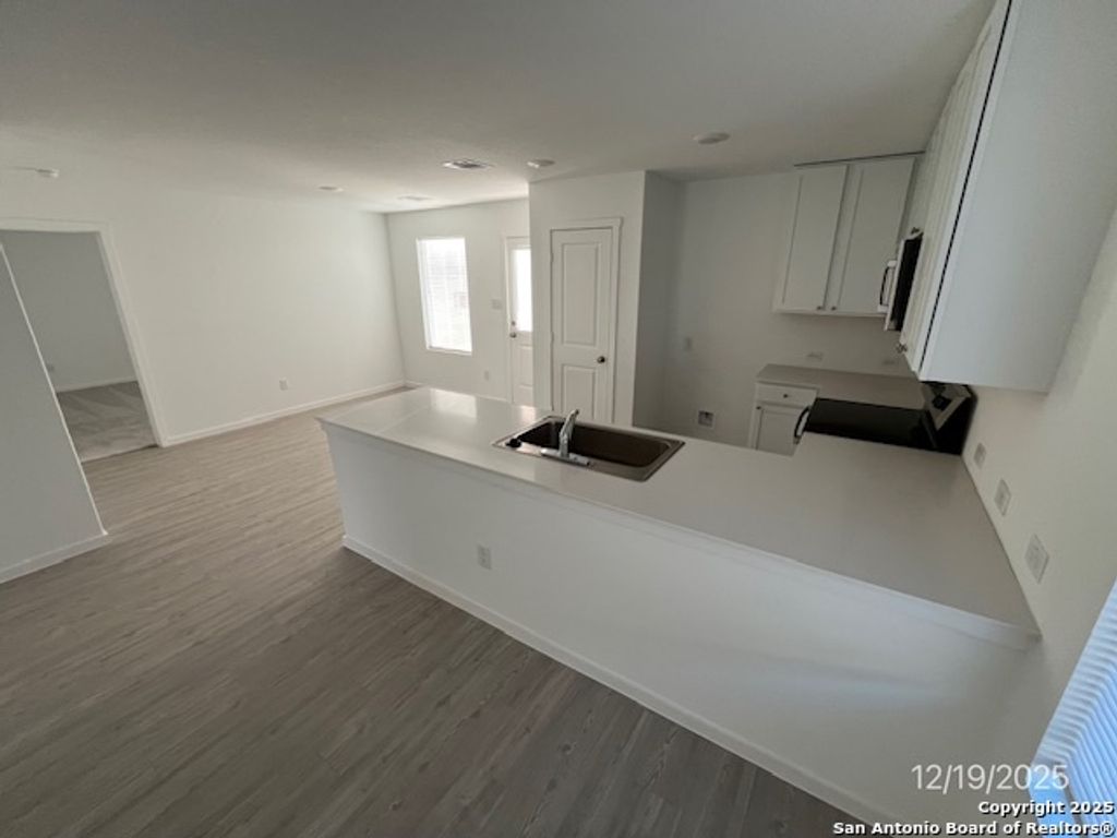 Photo of 917 Riviera, Seguin, TX 78155 (MLS # 1929876)