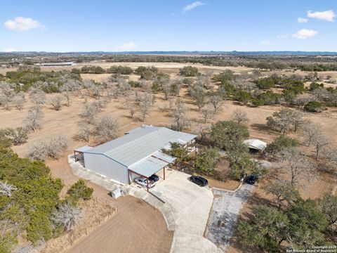 A home in Bandera