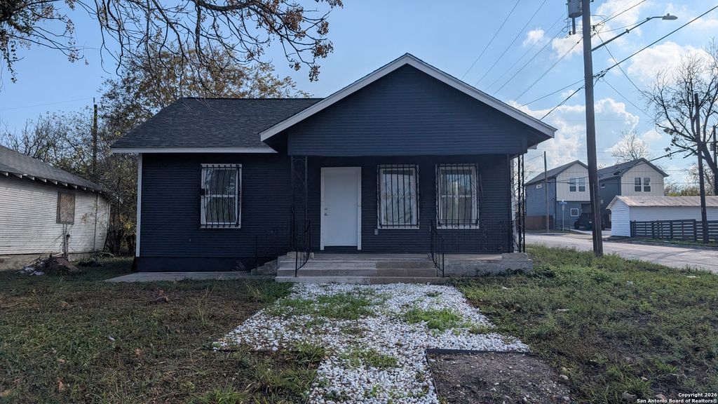 Photo of 602 Canton, San Antonio, TX 78202 (MLS # 1927846)