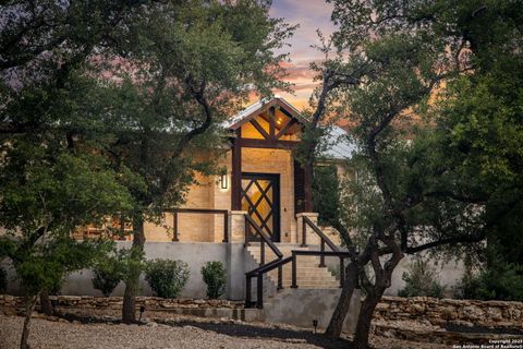 387 CURVATURA New Braunfels TX 78132