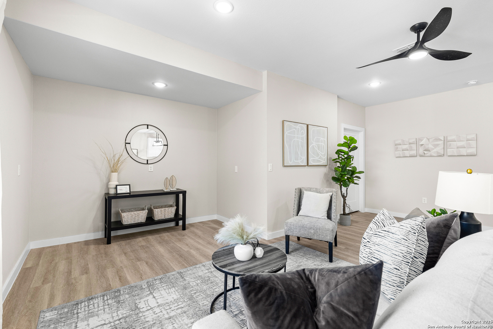 1122 W gramercy