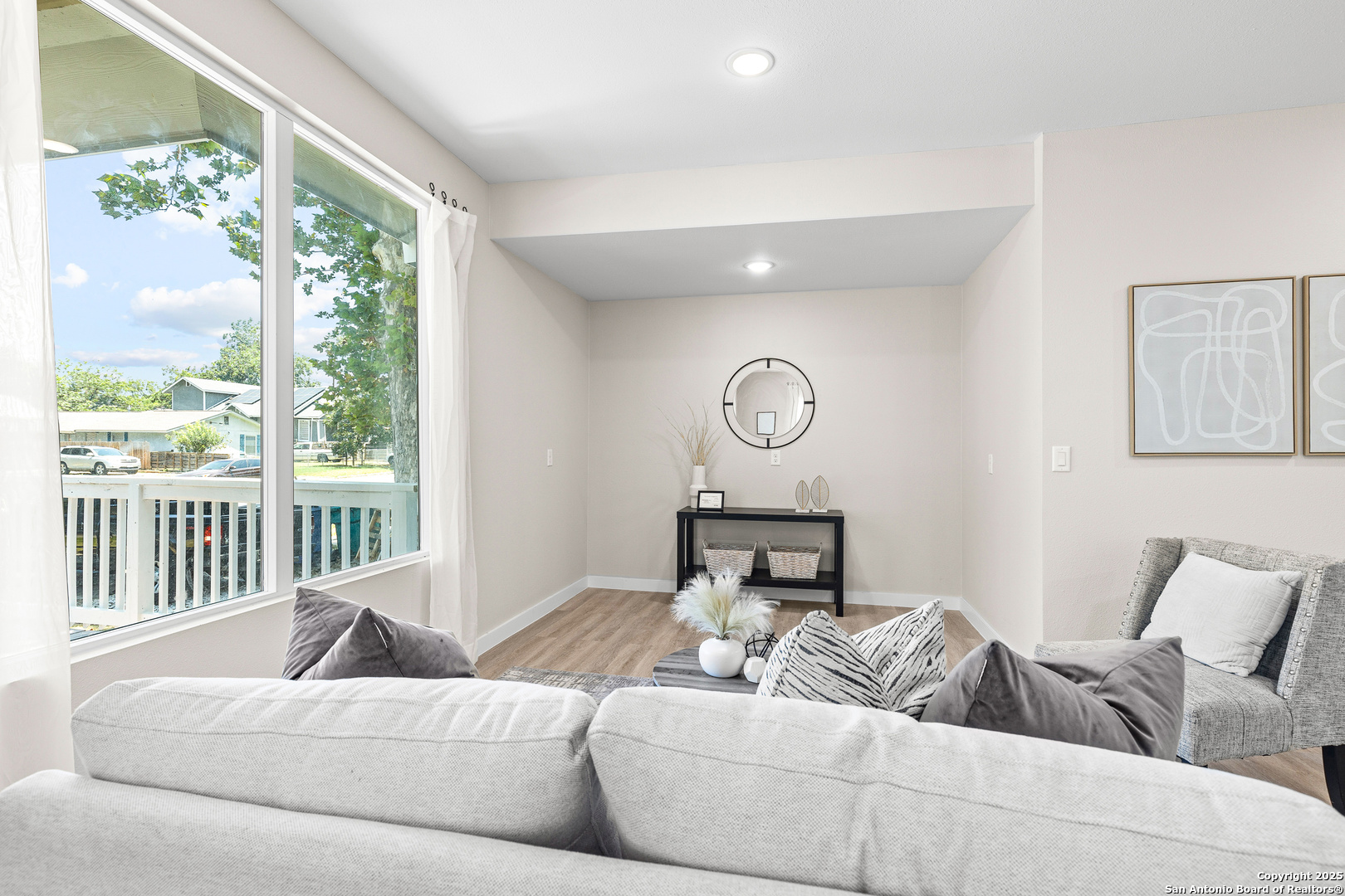 1122 W gramercy