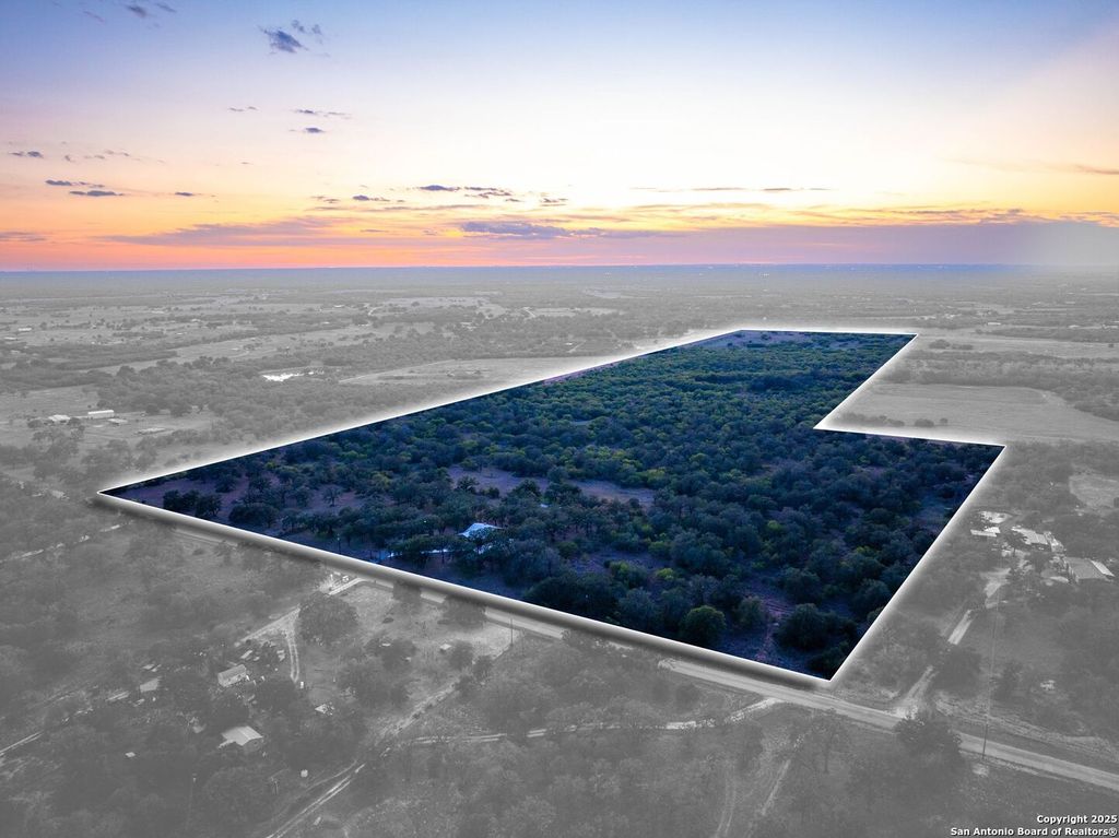 Photo of 580 Rangeland Rd, Seguin, TX 78155 (MLS # 1894087)