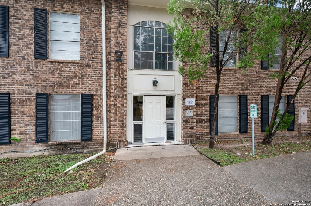 Photo of 1819 Babcock Rd 704 #704, San Antonio, TX 78229 (MLS # 1956524)