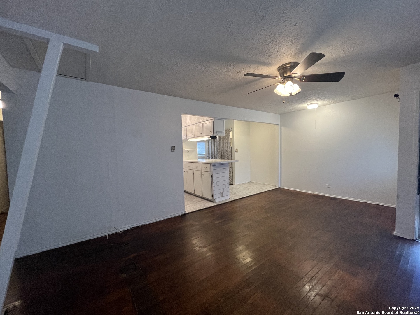 142 HARWOOD DR