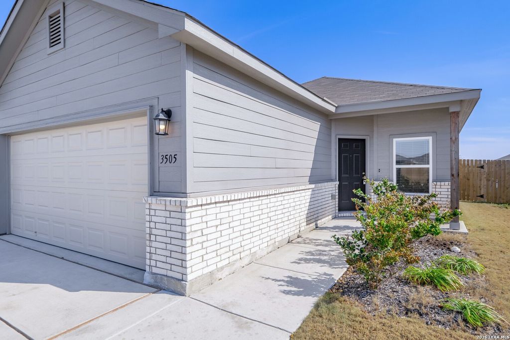 Photo of 3505 Sky Place, Seguin, TX 78155 (MLS # 1938041)