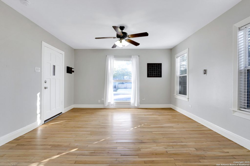 Photo of 219 E French Pl, San Antonio, TX 78212 (MLS # 1934492)