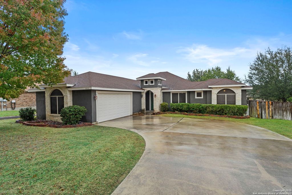 Photo of 2213 Small Town, New Braunfels, TX 78130 (MLS # 1929460)