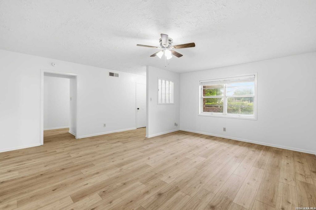 Photo of 801 Manor dr B #B, Kerrville, TX 78028 (MLS # 1958311)