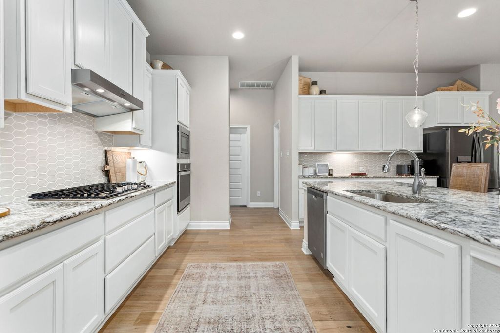 Photo of 97 Simpatico, Boerne, TX 78006 (MLS # 1957493)