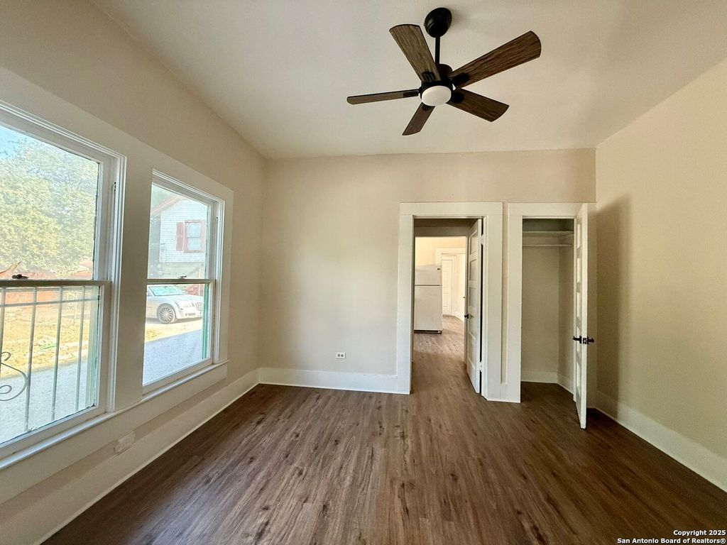 Photo of 222 Lowell, San Antonio, TX 78210 (MLS # 1926419)