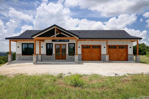 Single Family Residence in Blanco TX 729 Skyline Drive.jpg