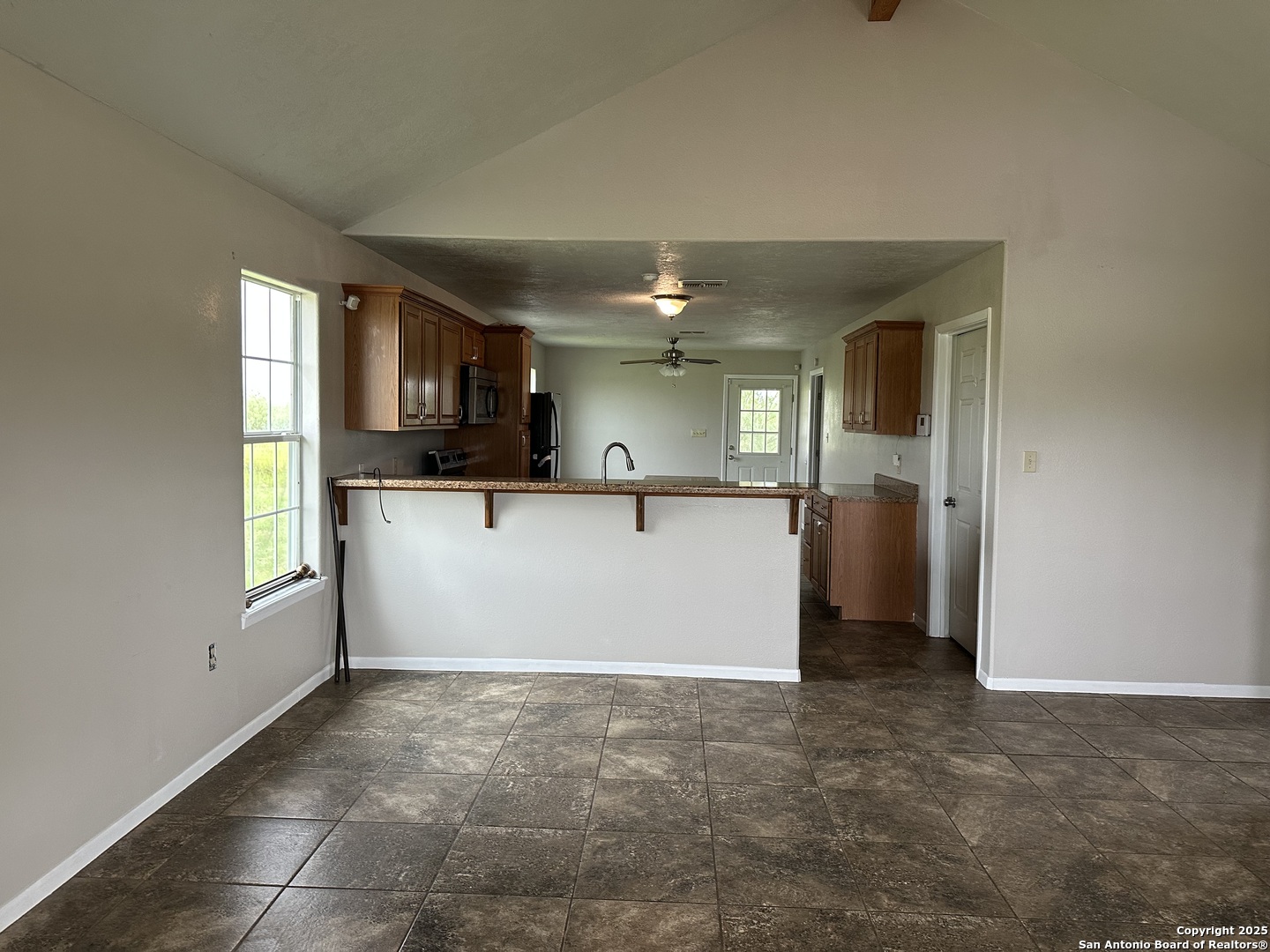 1651 Fm 186