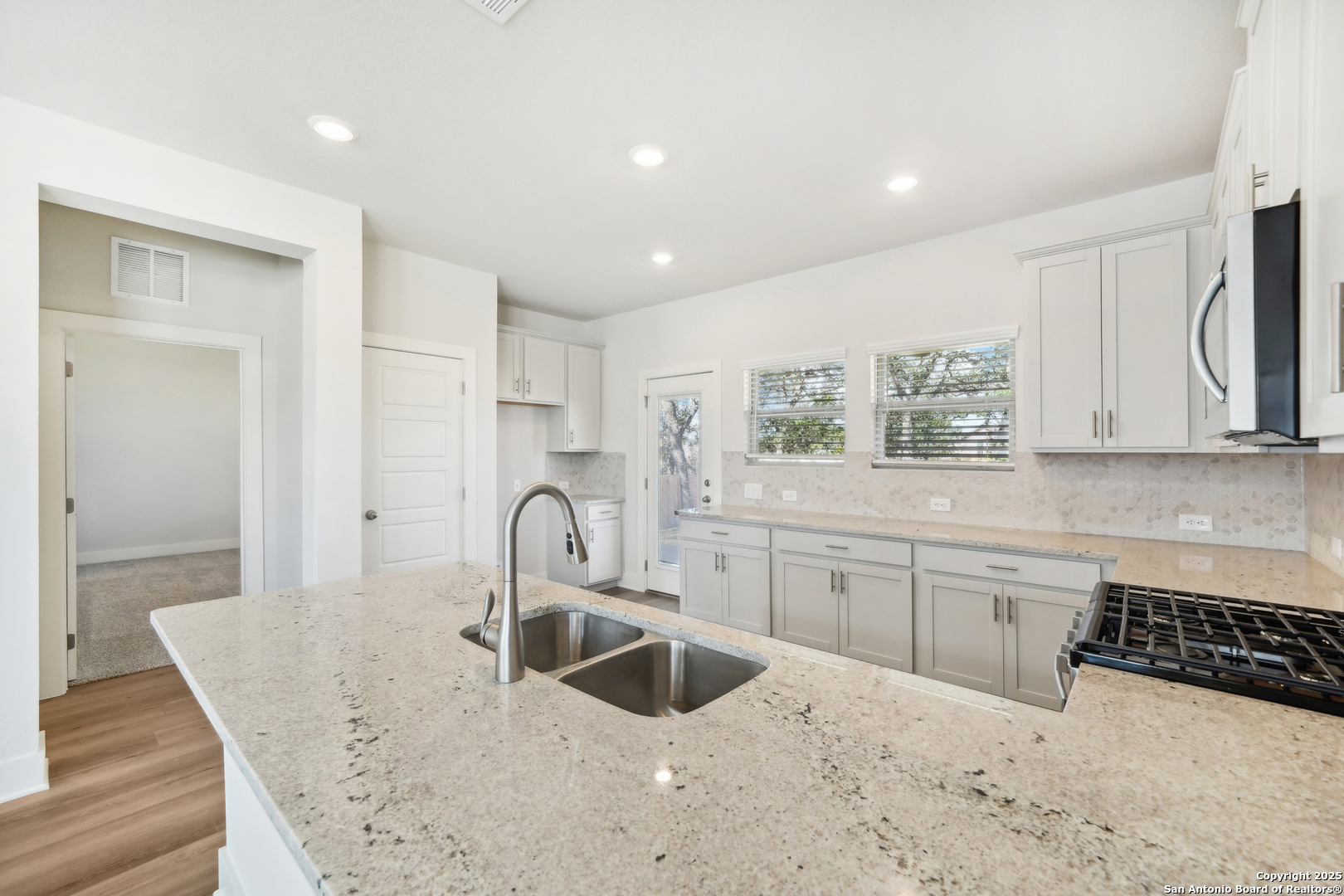 2907 Arabian Way