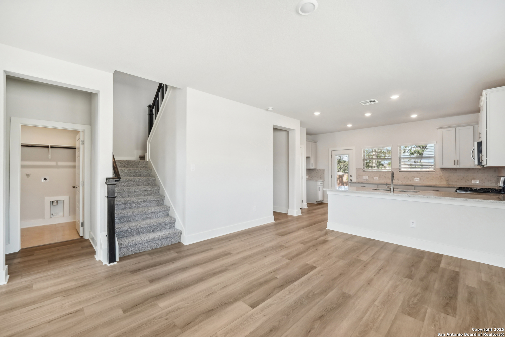 2907 Arabian Way