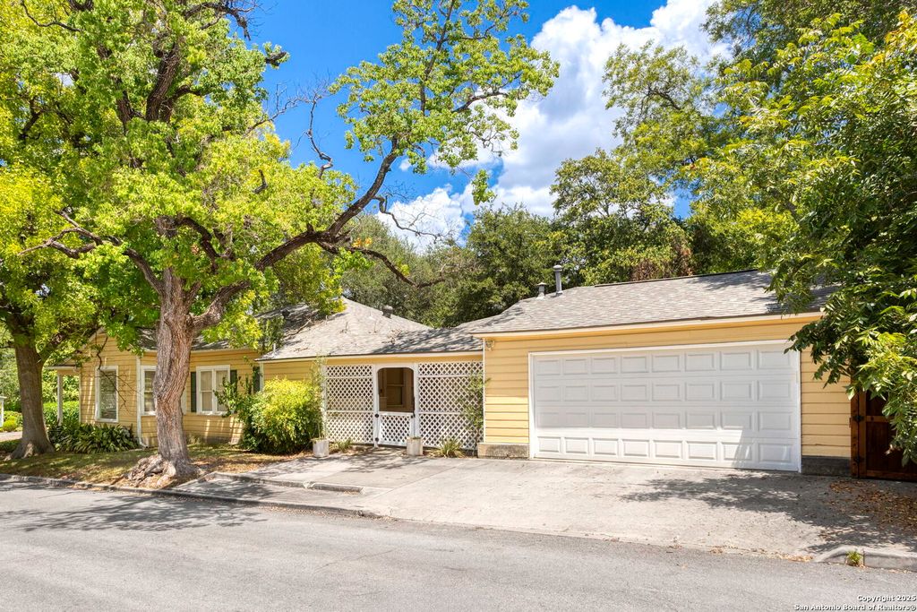 Photo of 238 Alta Ave, San Antonio, TX 78209 (MLS # 1892680)