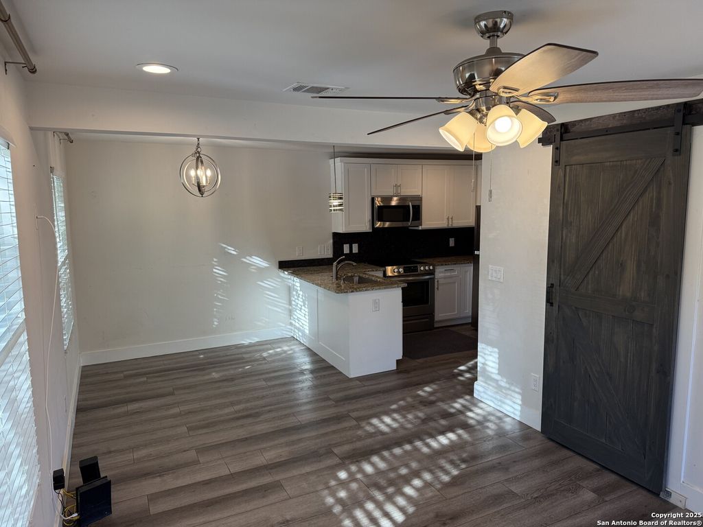 Photo of 139 Hansford, San Antonio, TX 78210 (MLS # 1923625)