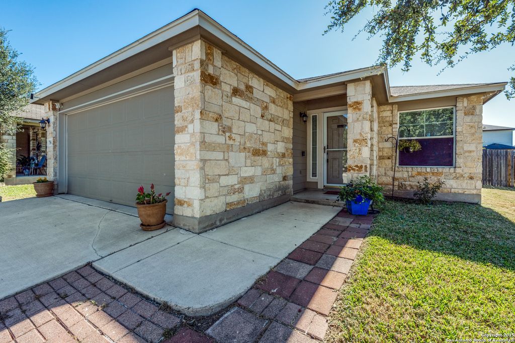 Photo of 756 Spectrum, New Braunfels, TX 78130 (MLS # 1920250)