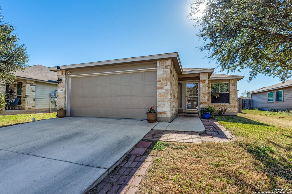 Photo of 756 Spectrum, New Braunfels, TX 78130 (MLS # 1920250)