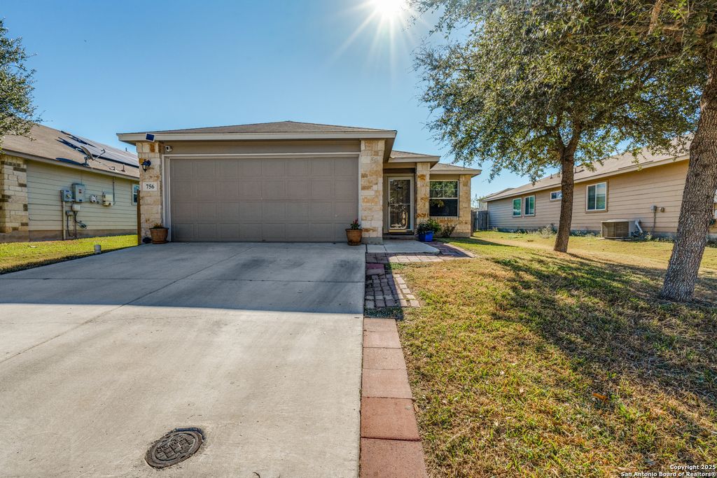 Photo of 756 Spectrum, New Braunfels, TX 78130 (MLS # 1920250)