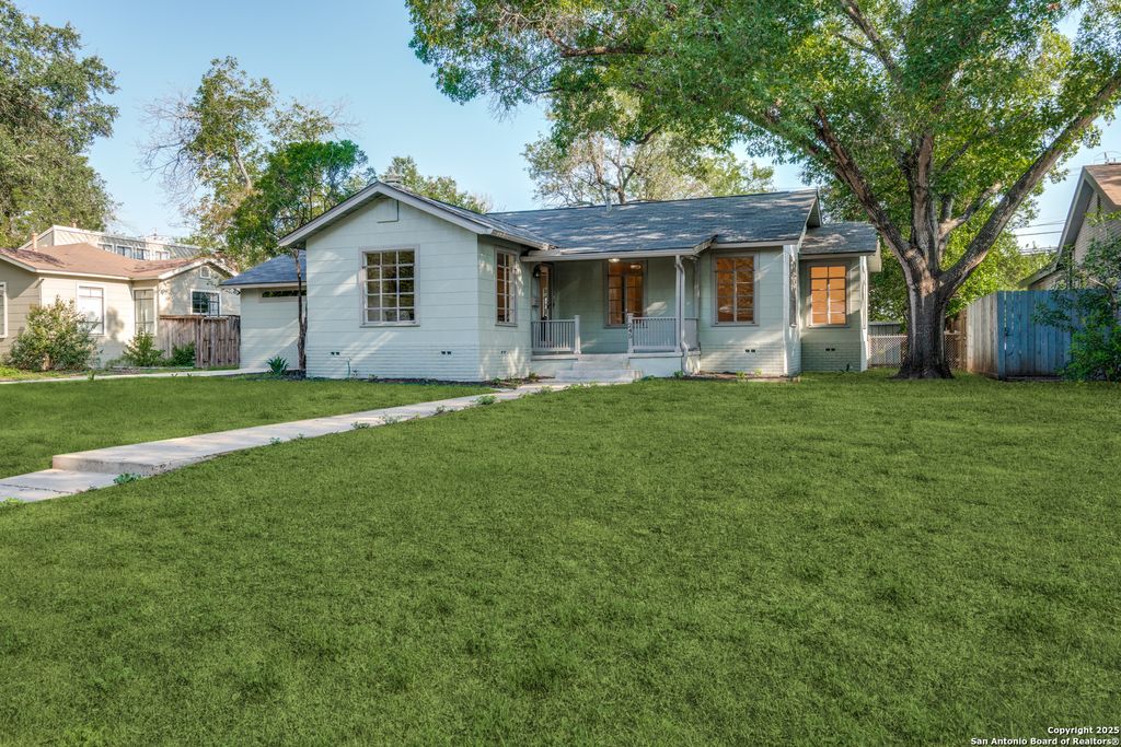 Photo of 245 Larchmont, San Antonio, TX 78209 (MLS # 1906765)