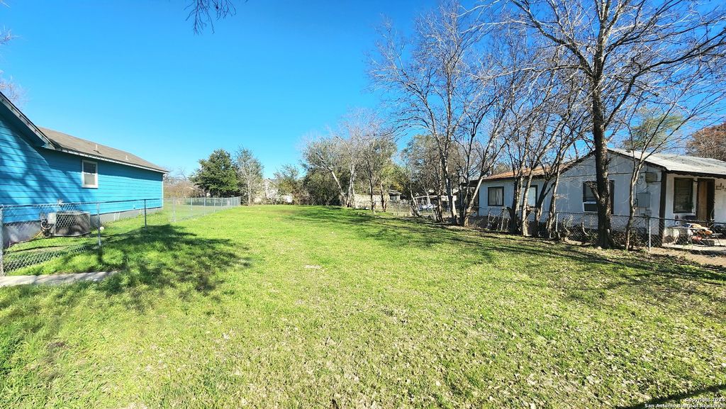 Photo of 611 Cantrell Dr, San Antonio, TX 78221 (MLS # 1741772)