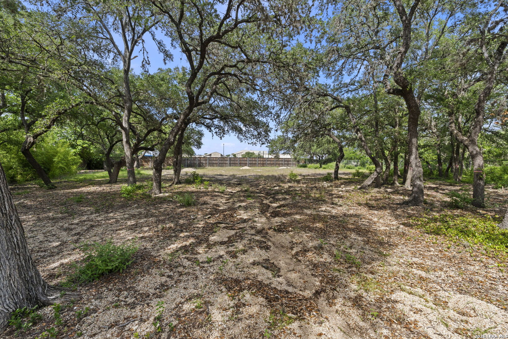 119 W CASTLE LN