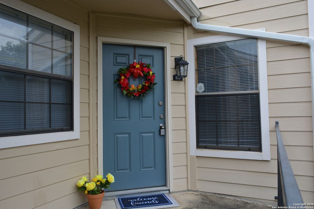 Photo of 11610 Vance Jackson Rd 108 #108, San Antonio, TX 78230 (MLS # 1894463)