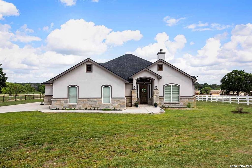 Photo of 104 N Tranquility, La Vernia, TX 78121 (MLS # 1961712)