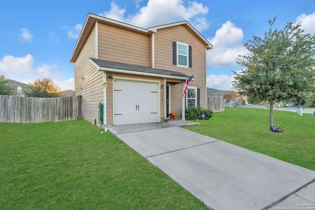 Photo of 6807 Treselle Ln, San Antonio, TX 78252 (MLS # 1928404)