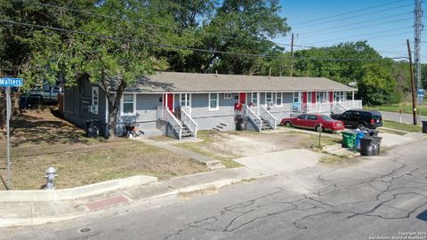1529 N WALTERS San Antonio TX 78202