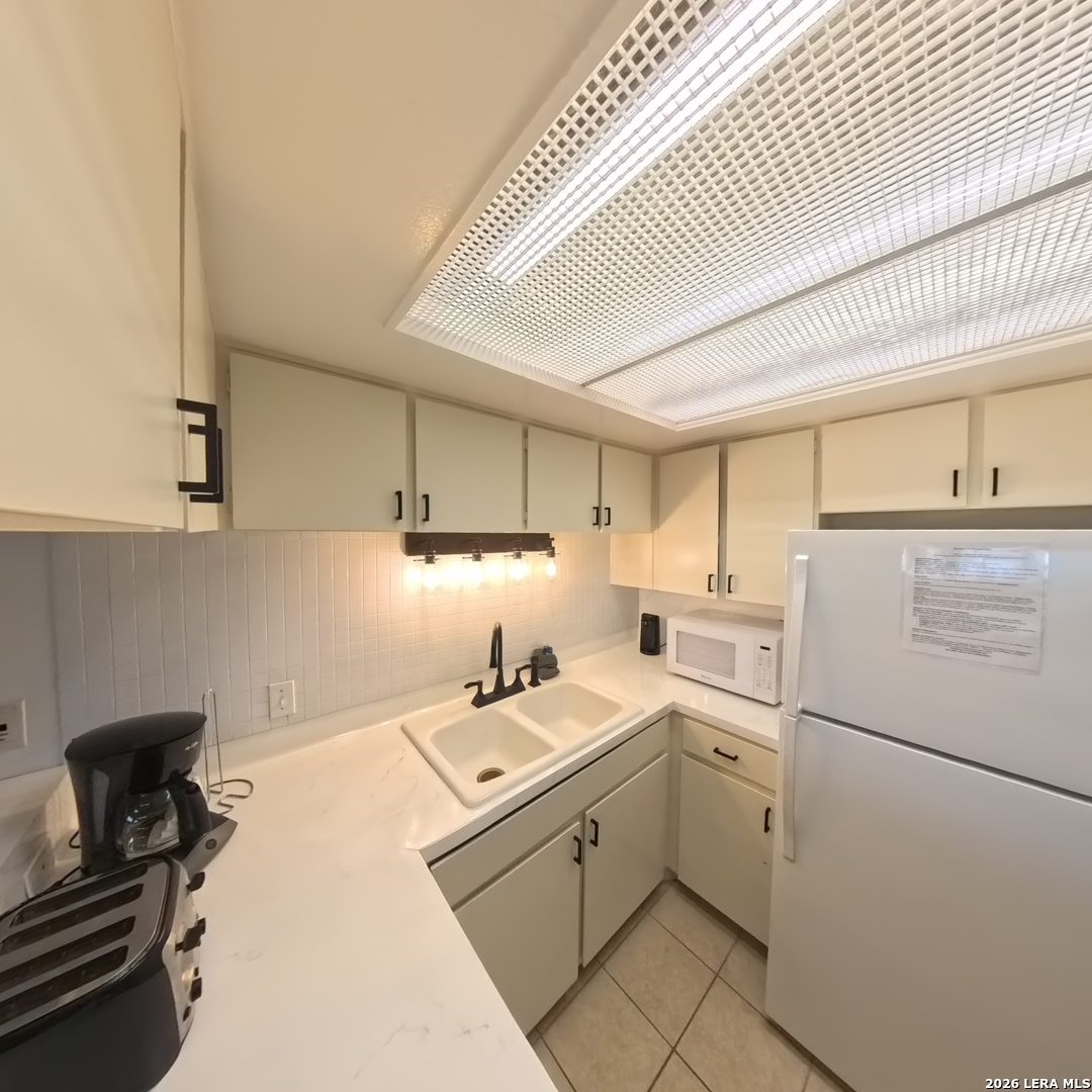 15340 LEEWARD DR 203