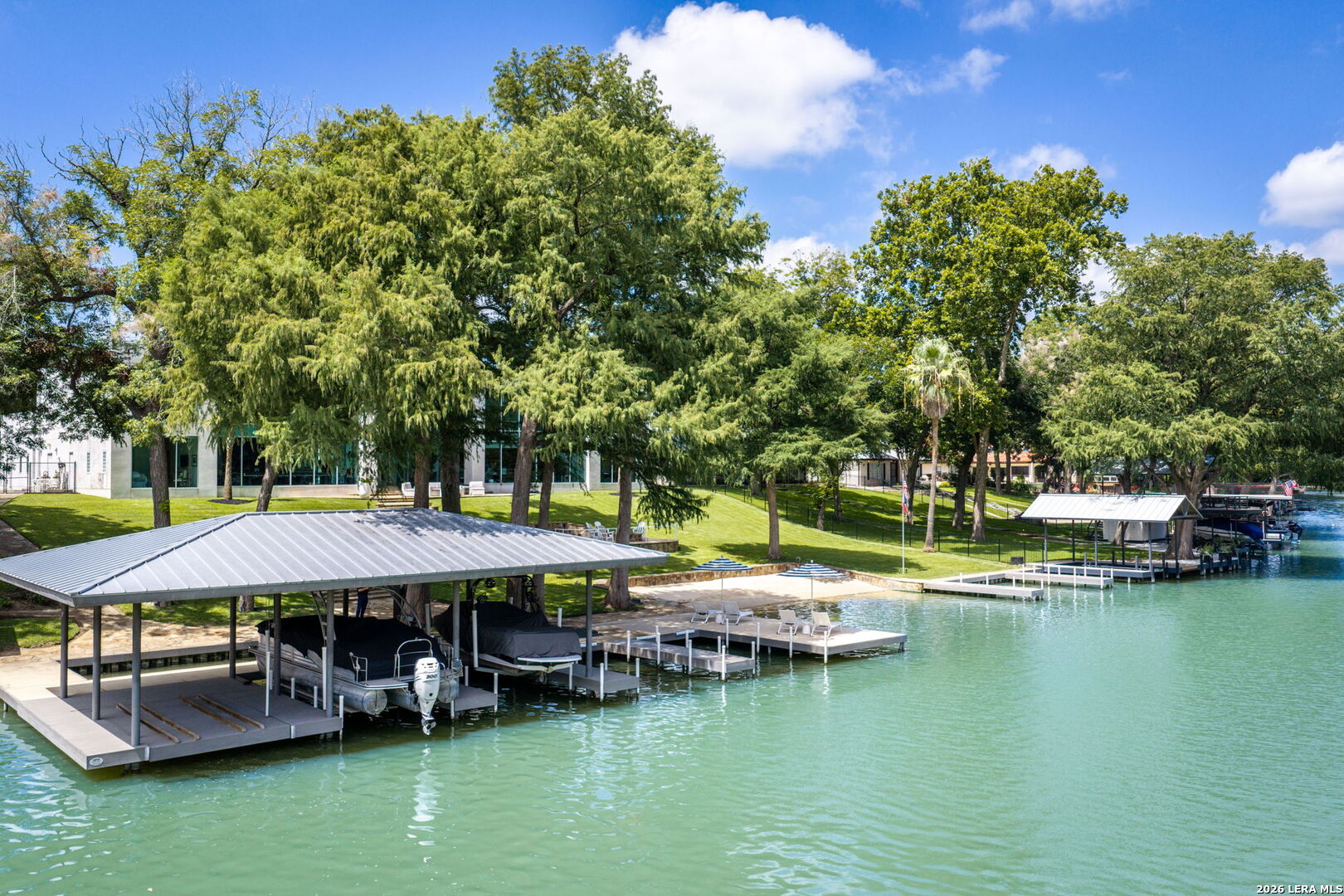 636 WOODLAKE DR