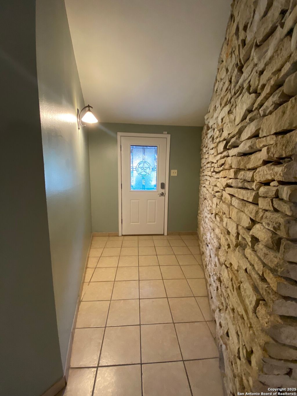 Photo of 611 OBLATE DR, San Antonio, TX 78216 (MLS # 1916471)