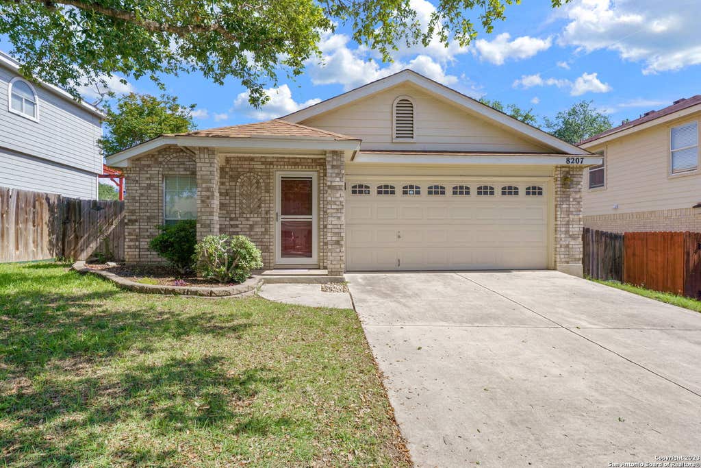 Photo of 8207 SHOOTING QUAIL, San Antonio, TX 78250 (MLS # 2011359)