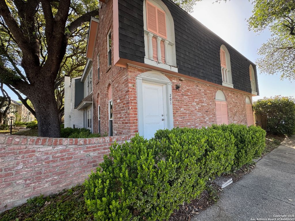 Photo of 2811 Woodbury Dr 201 #201, San Antonio, TX 78217 (MLS # 1991113)