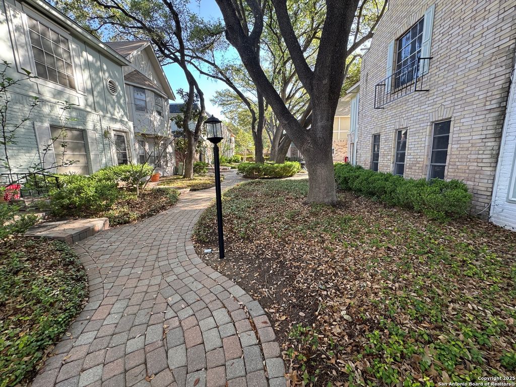 Photo of 2811 Woodbury Dr 201 #201, San Antonio, TX 78217 (MLS # 1991113)