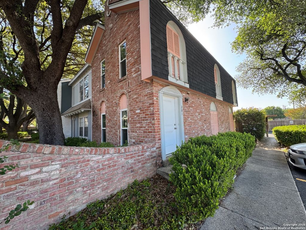 Photo of 2811 Woodbury Dr 201 #201, San Antonio, TX 78217 (MLS # 1991113)