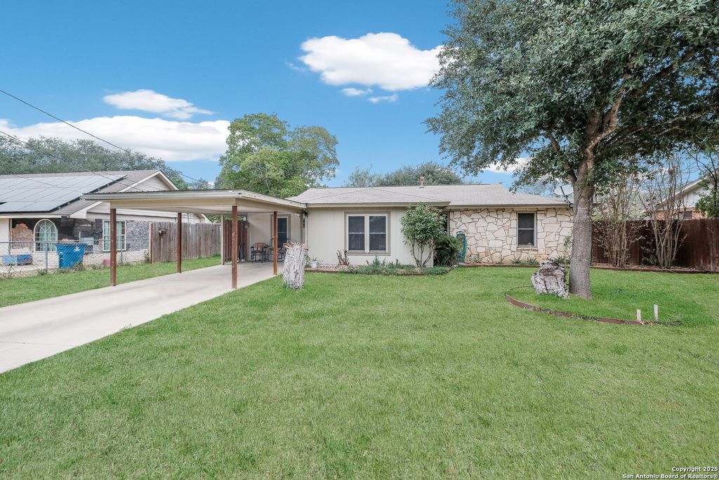 Photo of 1415 Longhorn, Floresville, TX 78114 (MLS # 1925218)