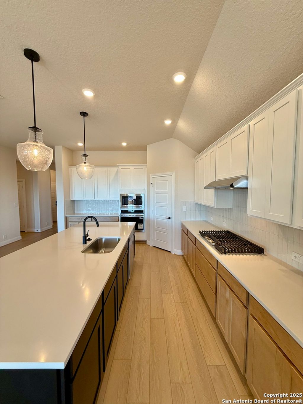 Photo of 1318 Webb Creek, New Braunfels, TX 78132 (MLS # 1922193)